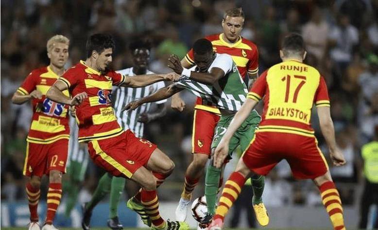 德甲保级生死战！门兴换帅后变阵自救，弗赖堡客场龙遇欧战体能危机