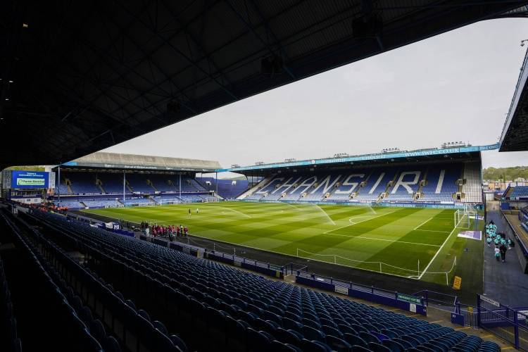 前英超队破产，球迷花23万欧买周边拯救球队，泰国老板被扫地出门